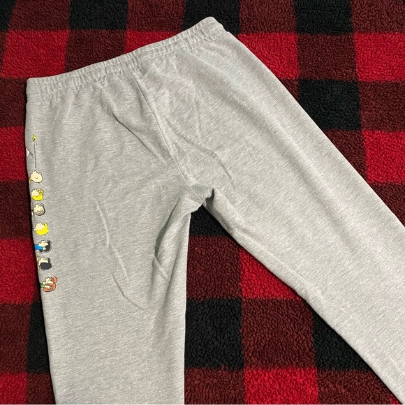 Peanuts Jogger Pants - Picture 2 of 8